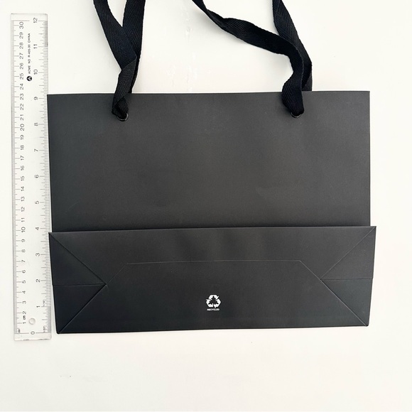 CHROME HEARTS | AUTHENTIC BLACK MEDIUM PAPER SHOPPING BAG (NEW) STREETWEAR HYPE - Picture 5 of 8